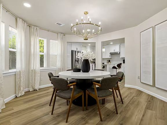 4th image of 9690 Fallbrook Dr