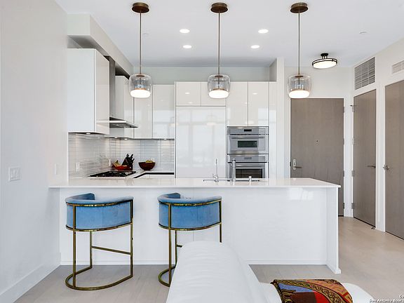 4th image of 123 Lexington Ave