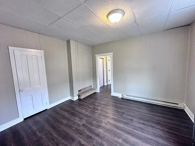 302-308 W Main St — Photo 5