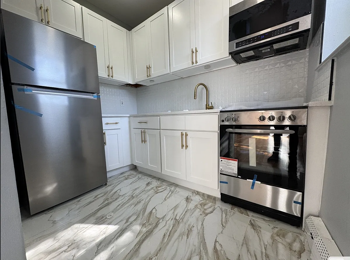 2 bed, 800 sqft, $2,250 — Photo 1