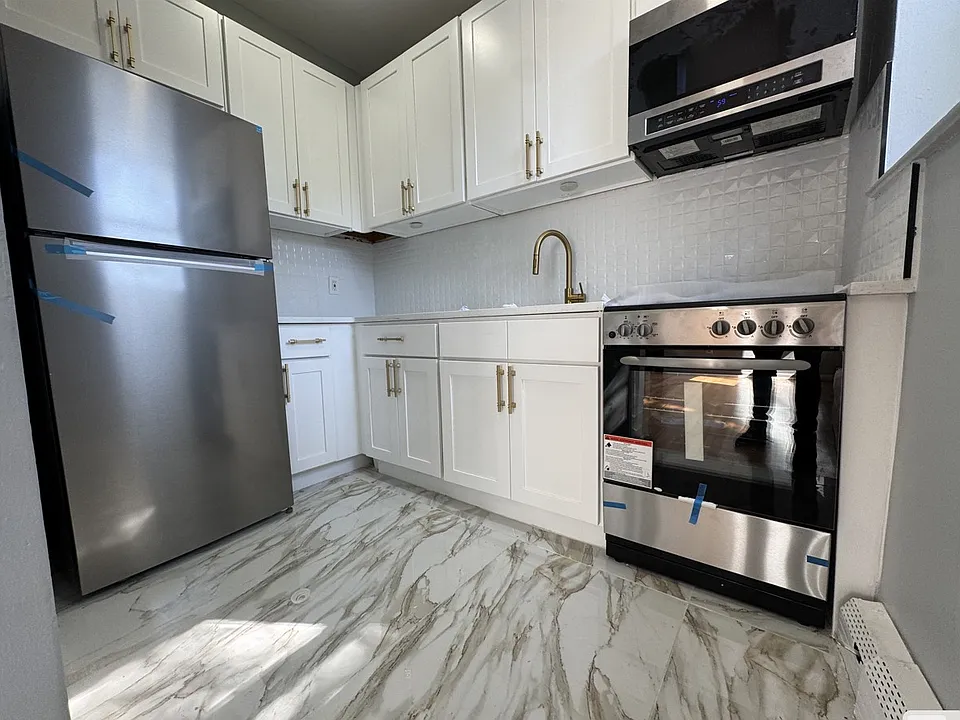 121 Wade St #3C