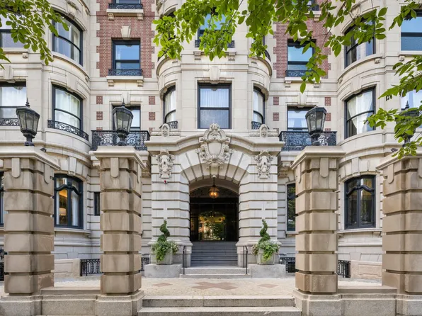 390 Commonwealth Ave APT 305, Boston, MA 02215