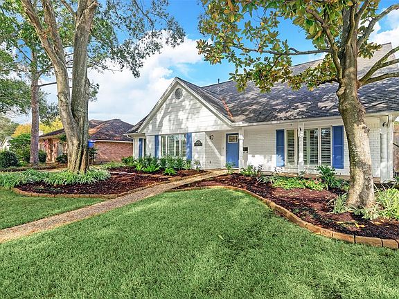 3rd image of 10626 Sugar Hill Dr