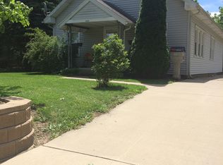 1510 Jackson Ave, Charleston, IL 61920