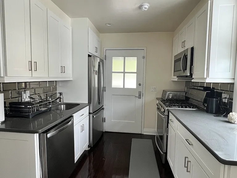 60 Oak Ridge St #3N — Photo 5