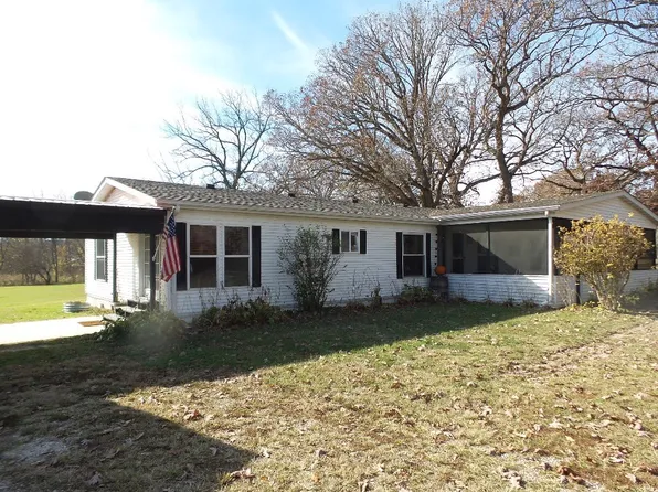 1017 State Route 29 Hwy, Henry, IL 61537