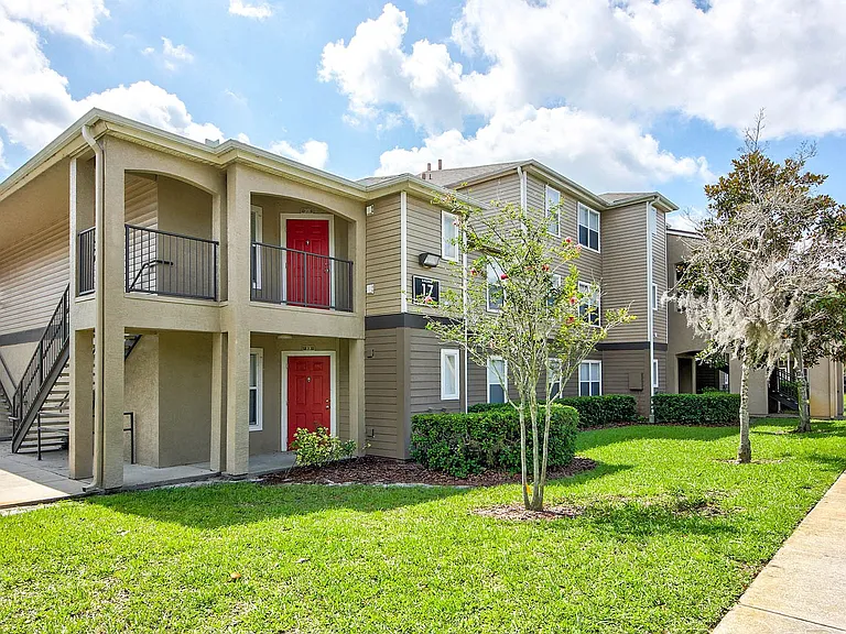 University Park Apartments — Photo 32