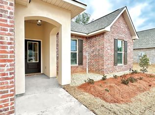 42236 S Falcon Dr, Ponchatoula, LA 70454