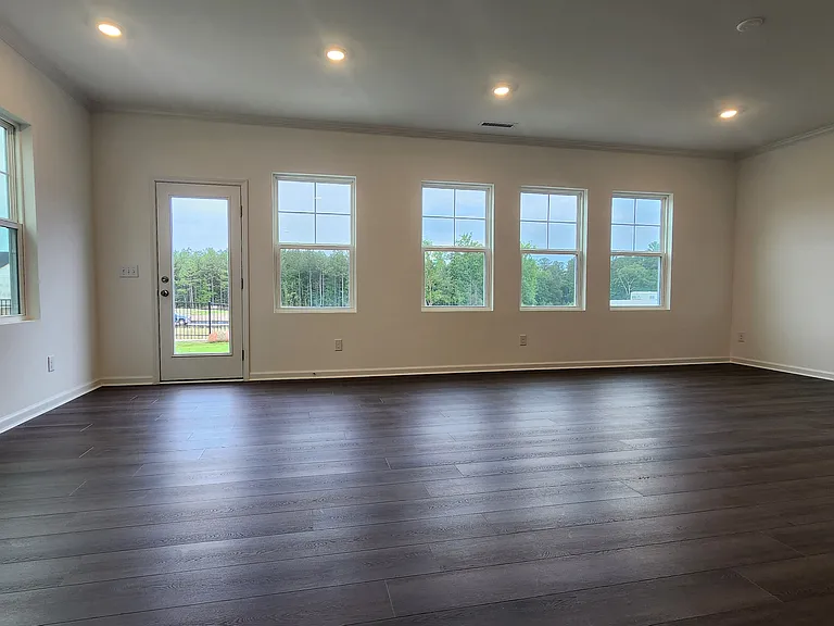 707 Painted Daisy Ln — Photo 4
