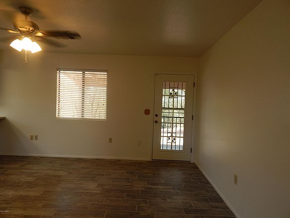 5th image of 318 W Oak Hills Dr