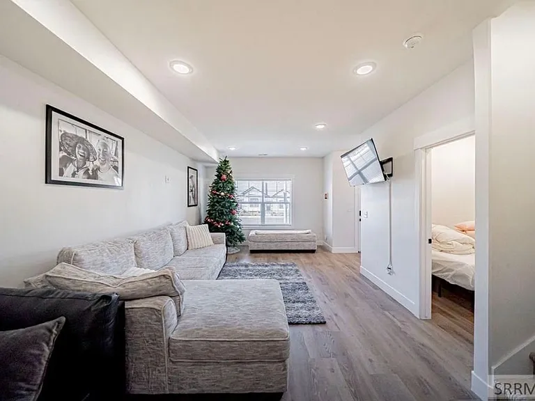 1426 Fremont Ave — Photo 4