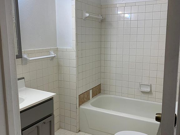 4th image of 315 W Pine St #24