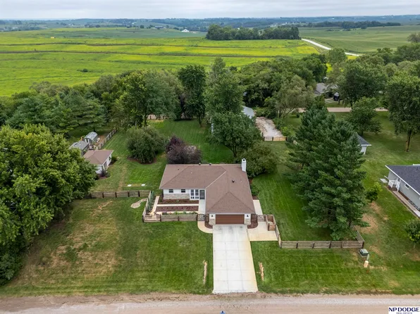 2590 Mock Turtle Ln, Omaha, NE 68142