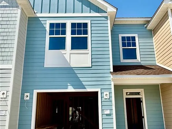 711 Flatrock Ln, Chesapeake, VA 23320