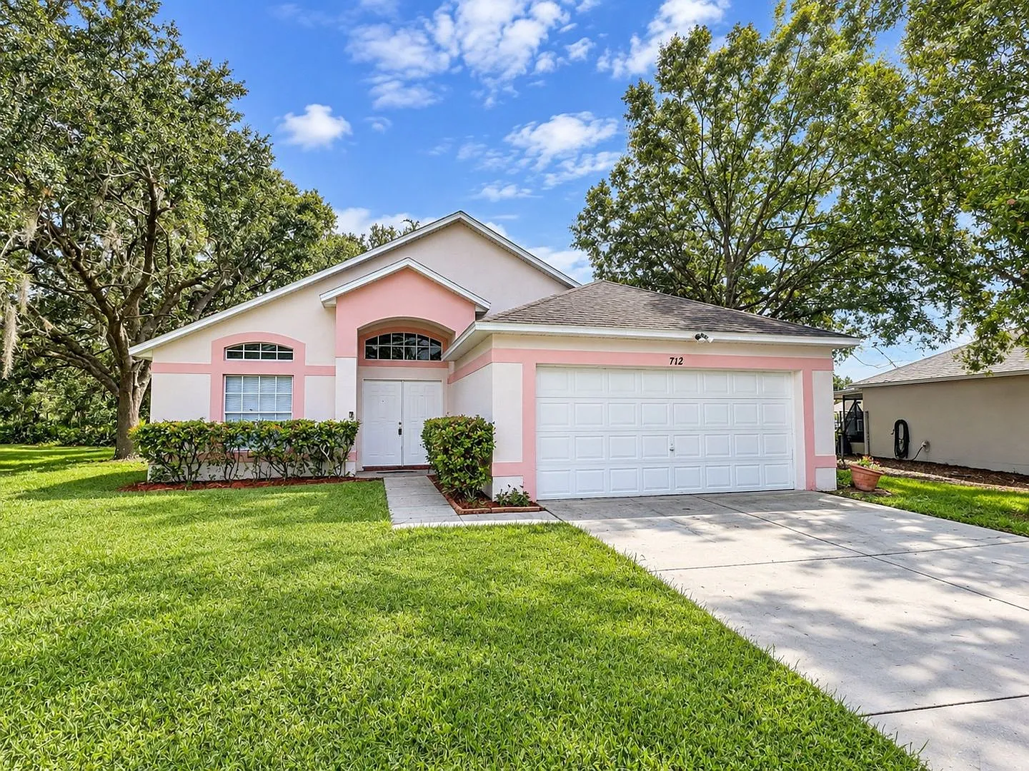 Spacious 3-Bedroom Kissimmee Home Freshly Painted with Cable & Internet Included! — Photo 1