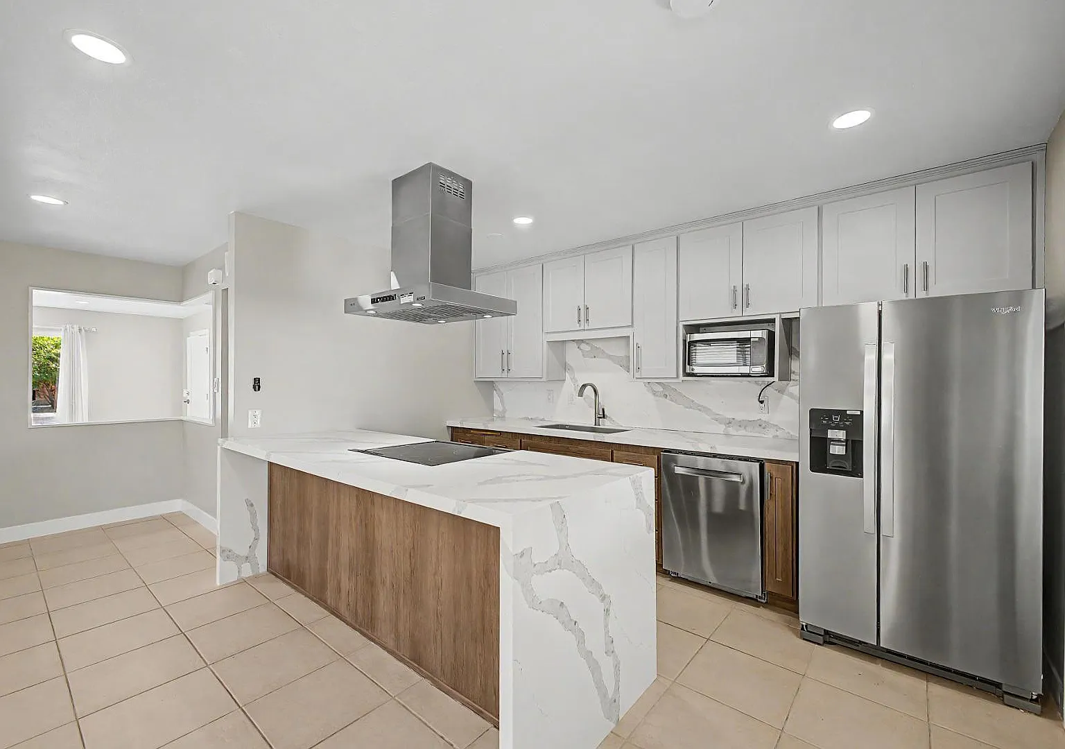 3 bed, 2.0 bath, 1383 sqft, $3,200 — Photo 4