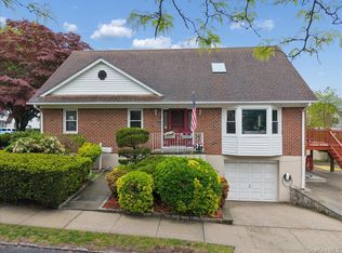 1 Allen Place, Bronxville, NY 10708