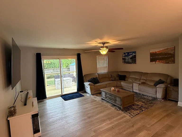 233 Lafayette Dr — Photo 8