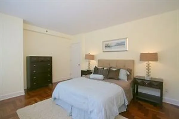 Sold by Maxwell Jacobs | media 5