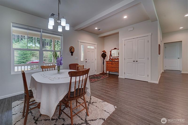 3rd image of 510 Mount Constance Way