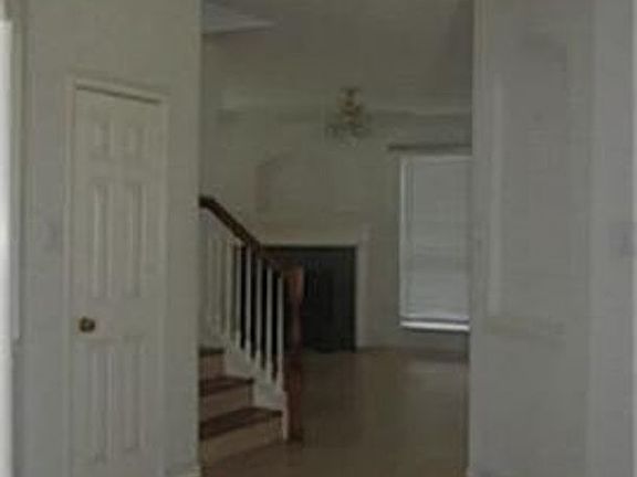 3rd image of 7226 Hillshire Ln