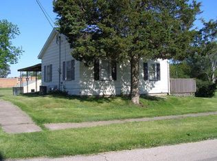 522 E 10th Ave, Monmouth, IL 61462