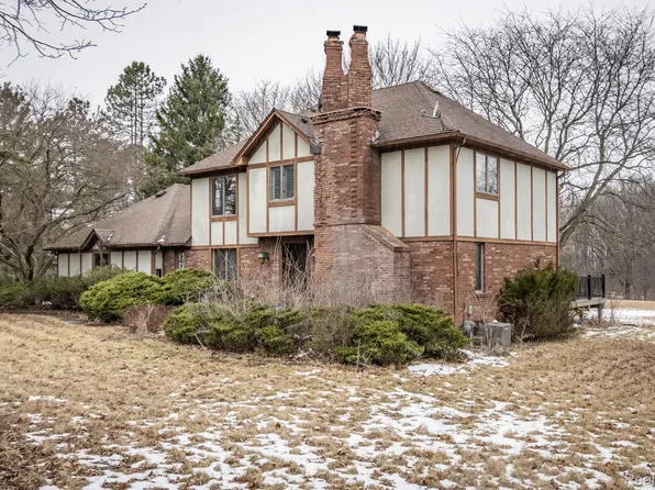 1930 Encore Ct, Ann Arbor, MI 48103