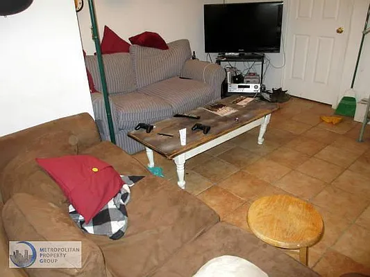 Rented by Metropolitan Property Group | media 26