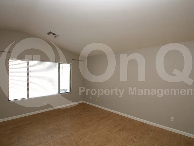 1172 W 18th Ave — Photo 8