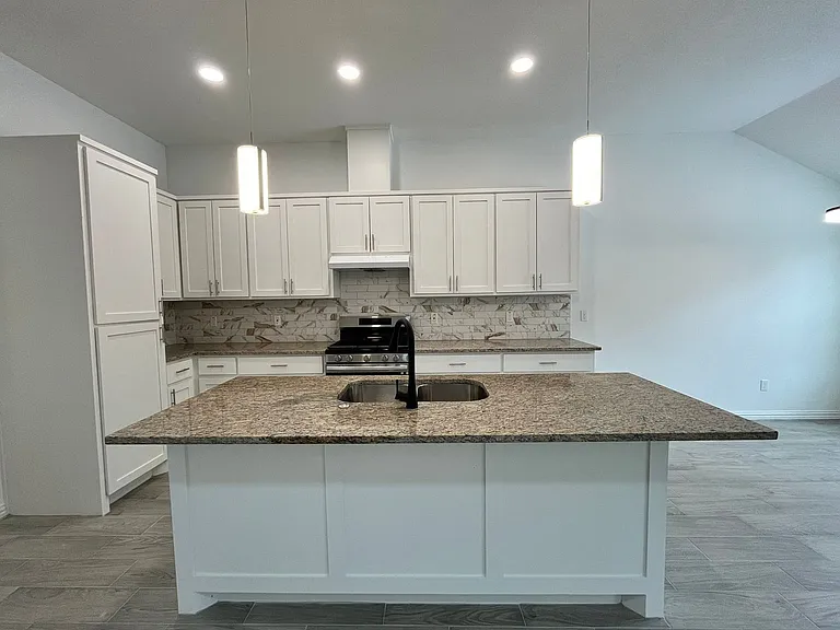 5706 Howell St #A — Photo 11