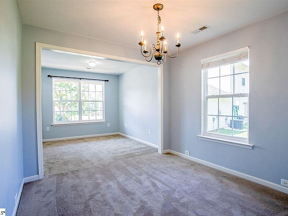4th image of 19 Annika Ct