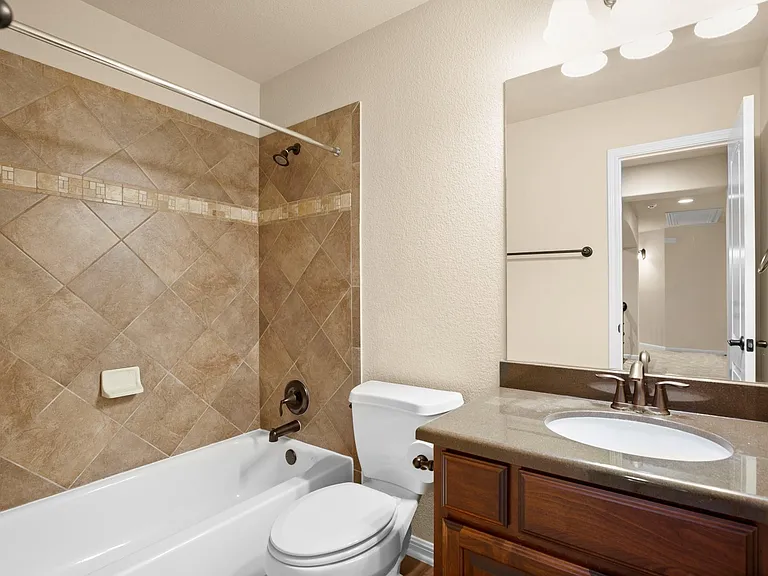 11704 Palisades Pkwy — Photo 29