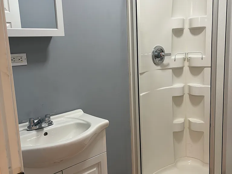 1932 S Carpenter St #2R — Photo 6