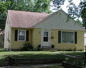 5th image of 1300 Herrick Ave NE