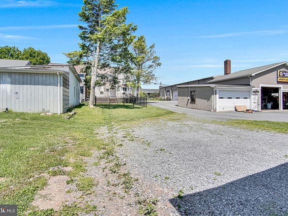 4th image of 110 Schoolhouse Rd