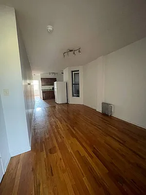 Rented by Greenrock Management | media 10