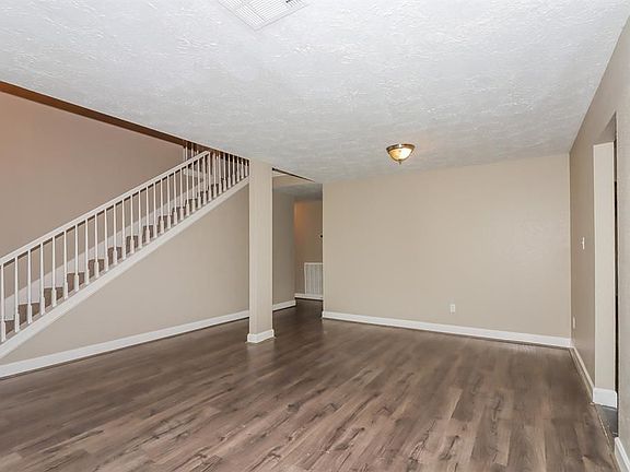 4th image of 2408 Jackson Ln