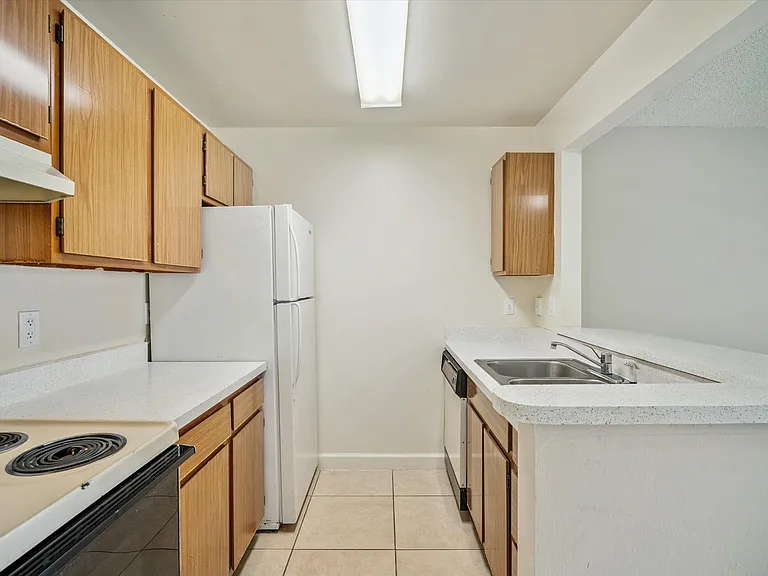 Latigo 27 — Photo 77