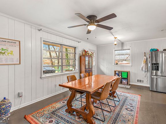 4th image of 2205 Plantation Dr