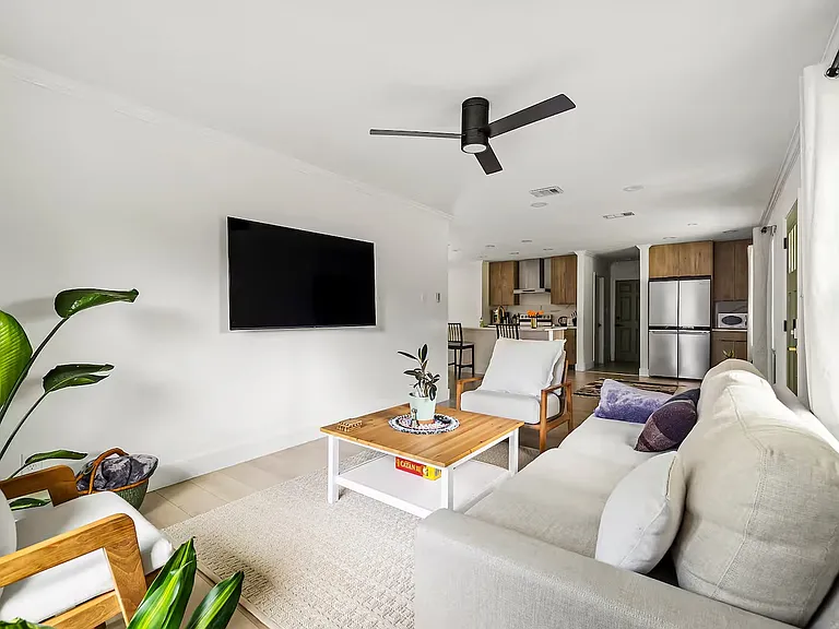 1205 Sahara Ave — Photo 5