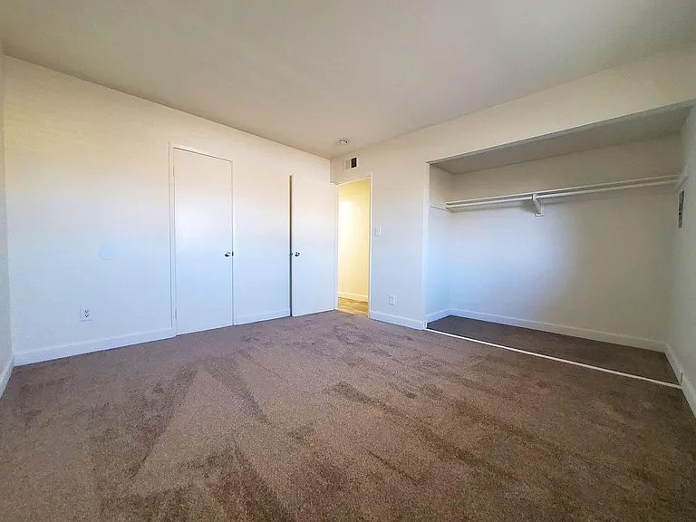 Parks Ave. Apartments — Photo 42