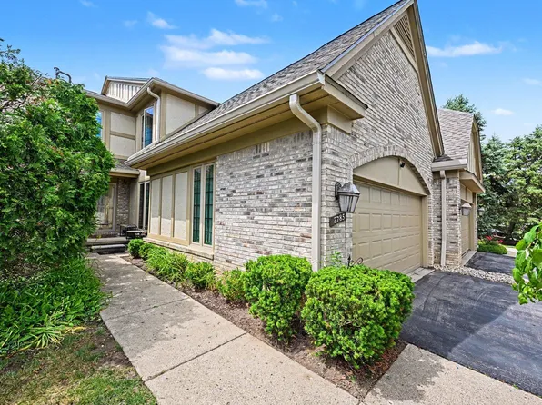2785 Maitland Dr, Ann Arbor, MI 48105