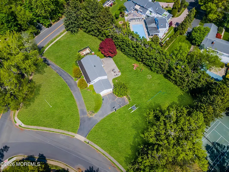 25 Surrey Ln — Photo 45