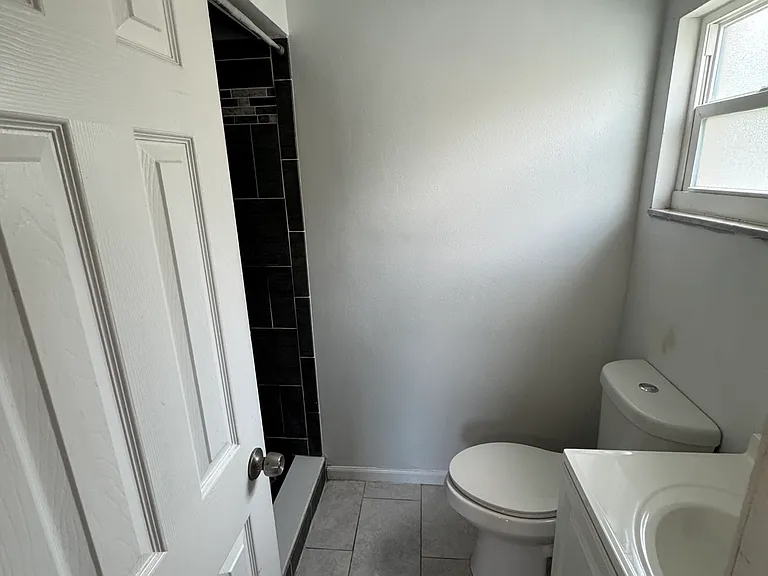 6205 S Church Ave — Photo 8