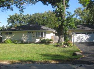 54 Golfview Rd, Lake Zurich, IL 60047