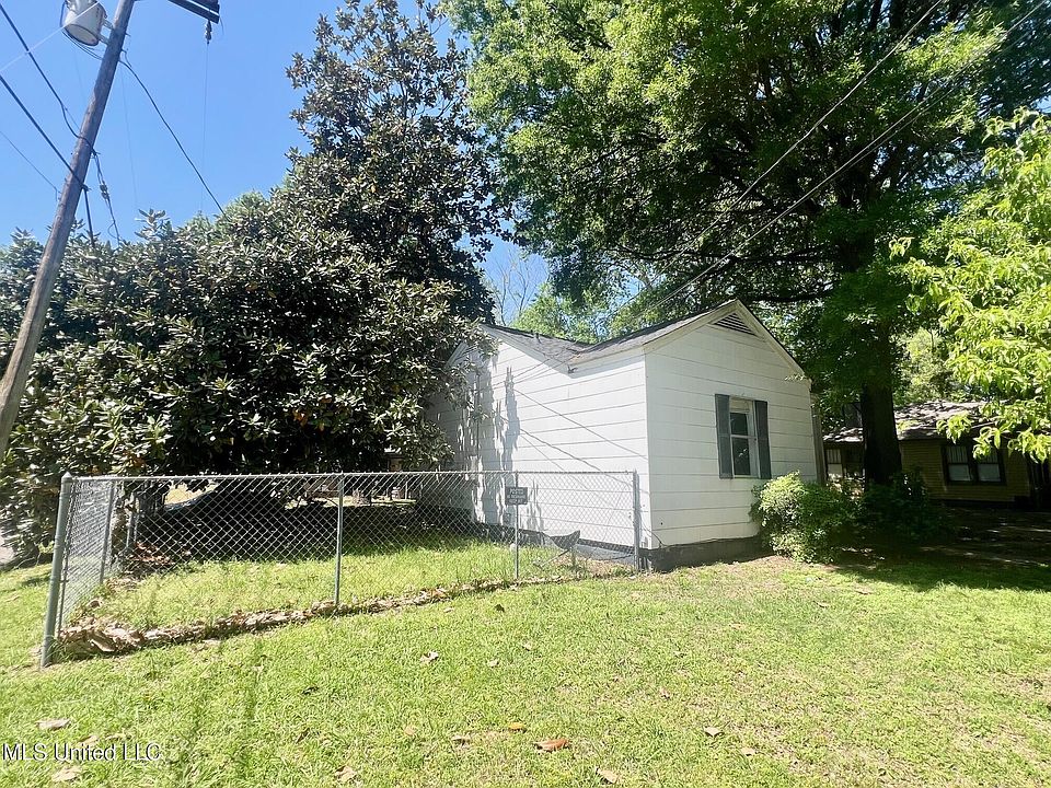 2nd image of 518 S Bayou Ave