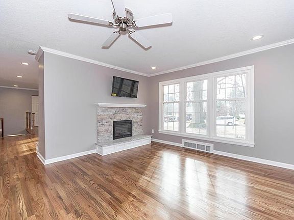 4th image of 1104 W 97th St