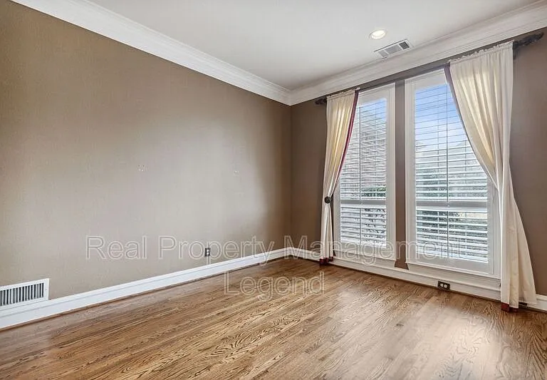 5004 Seville Ln — Photo 6