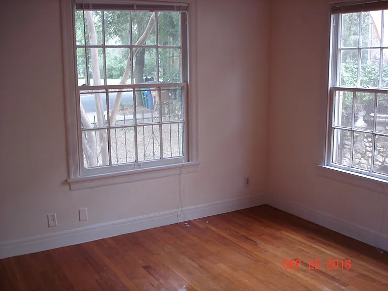610 Cliff Dr — Photo 8