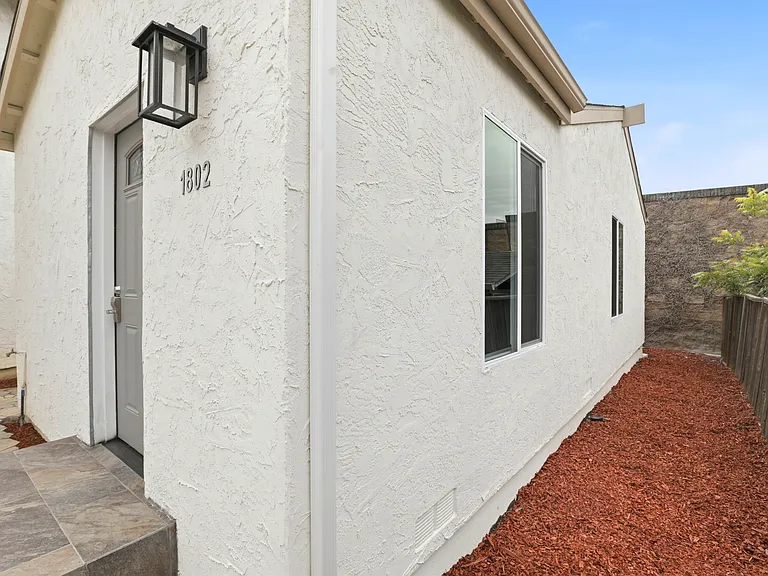 1802 Ponca Ct — Photo 19